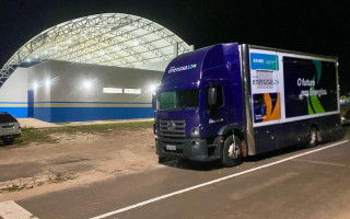 Caminhão do Projeto Nossa Energia em ação; iniciativa substitui eletrodomésticos antigos por modelos mais econômicos
