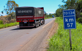 Rodovia TO-134, no trecho entre Axixá e o povoado de Jatobal, no município de Praia Norte,  vai garantir mais segurança, mobilidade e fortalecimento da economia para milhares de moradores da região
