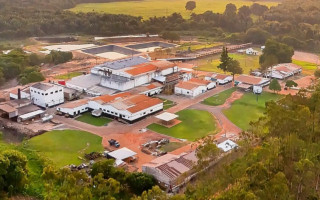 Fachada do LKJ Frigorífico em Araguaína, que teve falência decretada pela Justiça