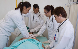 Novas regras do FIES ampliam o teto de financiamento e ampliam o acesso ao curso de Medicina em 2025.