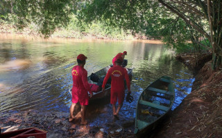 Equipes de mergulho do Corpo de Bombeiros realizam buscas no Rio Lontra, em Araguaína 