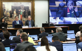 Deputados durante votação que aprovou, na CCJ, a admissibilidade da PEC da redução da maioridade penal de 18 para 16 anos.