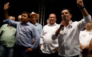 Jorge Frederico e Elenil da Penha no último comício de Vicentinho em Araguaína