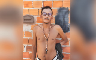 Suspeito foi preso em flagrante após furtar óculos de médica e dizer que queria 
