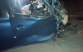 Nissan Kicks ficou completamente destruído na parte dianteira.