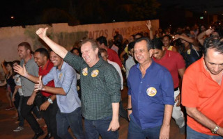 Candidato ao governo do Tocantins, Mauro Carlesse faz caminhada na reta final da campanha.