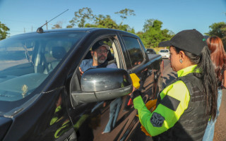 As equipes ainda alertaram sobre os riscos provocados pelo excesso de velocidade, ultrapassagens em locais proibidos, uso do celular ao volante e combinação entre álcool e direção