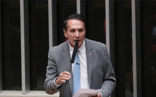 O deputado federal Carlos Gaguim está entre os parlamentares indicados ao Prêmio Congresso em Foco 2026.