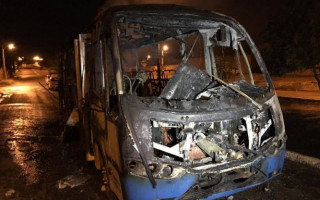 Veículo do transporte coletivo de Palmas ficou completamente destruído.