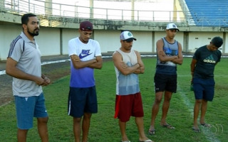 Seis atletas e um massagista ainda estão em Araguaína na esperança de receber os salários.
