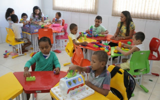 Com a ampliação, o número de vagas passou de 150 para 300 crianças de seis meses a cinco anos, em dois turnos .