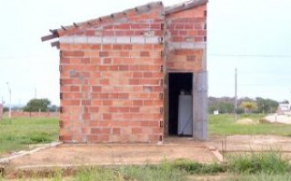 Casa construída por Danilo custeada com a venda de jujubas.