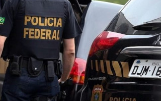 Mais de 18 Policiais Federais cumprem mandados em três cidades.