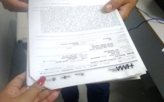 É necessário apresentar os documentos pessoais e cartão SUS do paciente e do solicitante