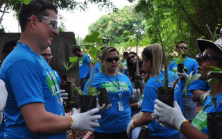 Em Araguaína, BRK Ambiental e comunidade revitalizam área com plantio de mudas.