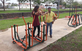 Vereador Edimar Leandro (PRP) vista academia ao ar livre na Marginal Neblina, em Araguaína