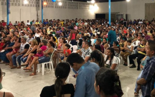 Galpão do Elenil reuniu mais de 2 mil pessoas.