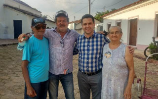 Candidato a deputado federal Tiago Dimas em campanha na cidade de Natividade
