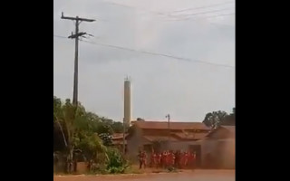 Detentos do Barra da Grota fogem com reféns.