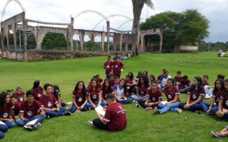 Por meio do projeto da escola, os alunos visitaram e desenvolveram ações, como o Sarau no Parque Cimba