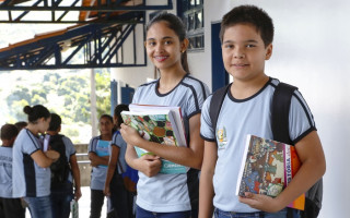 Alunos do Colégio da Polícia Militar de Arraias.