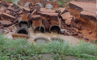 Trânsito na TO-201 está interditado para veículos de grande porte.