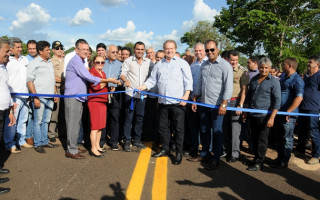 Carlesse e o vice-governador Wanderlei, com a prefeita de Chapada de Areia, Maria de Jesus, e o prefeito de Paraíso, Moisés Avelino