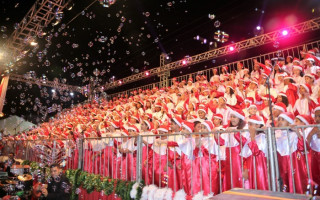 Coral apresentou as tradicionais canções natalinas e animou o público com músicas cheias de nostalgia