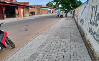 Construçaõ de calçada intertravada na rua 14 de janeiro, bairro São João.