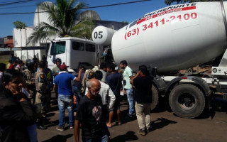 Caminhão betoneira passou por cima de parte do corpo da mulher.