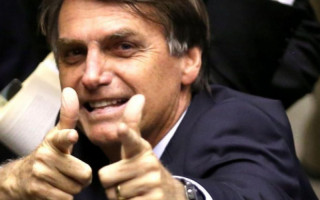 Texto do decreto assinado por Bolsonaro fixa regras, critérios e normas para posse de armas