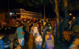Moradores acompanham liberação dos vereadores.