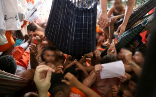 Superlotação: celas projetadas para dez pessoas estão com até 40 detentos