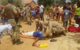 Vítima foi atingida com paulada na cabeça e morreu no local.