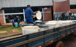 Fiscais recolhem mercadoria no Mercado Municipal de Araguaína