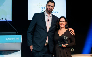 A gestora de projetos dos laboratórios Novartis, Arielle Cavaliero, recebeu a premiação dia 12/03 em Barcelona