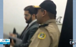 Tenente Coronel Francinaldo Machado Bó na sala do delegado Guido Camilo