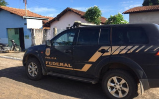 Agentes cumprem mandados de busca e apreensão em Gurupi.