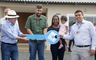 Dimas entregou chaves às famílias contempladas no módulo 11 nesta segunda-feira, 5, foram 47 novas casas nesta etapa