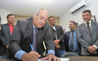 Vice-prefeito Fraudneis assume a prefeitura pela 8ª vez na gestão Dimas.