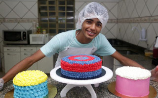 Gabriel se tornou confeiteiro motivado por uma confeiteira que publica o trabalho nas redes sociais.