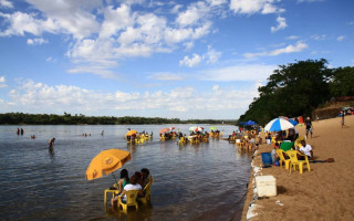 Rio Tocantins, praia de Miracema.
