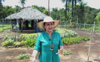 Senadora Kátia durante projeto em Quilombo no município de Filadélfia