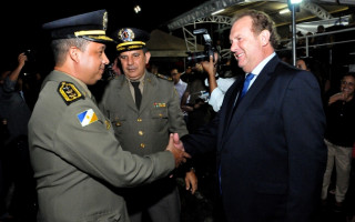 Governador Carlesse promove policiais militares e bombeiros