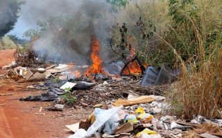 Além dos prejuízos à fauna e flora, a fumaça e a fuligem causam problemas respiratórios na população