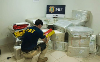 Droga apreendida em Palmeiras do Tocantins foi levada para sede da PF de Araguaína.