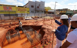 Senadora Kátia Abreu em visita às obras da Nova Feirinha