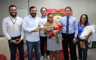 em cerimônia simbólica, foi entregue a faixa de Bebê Prefeita para a pequena Maria Alice Moura