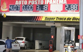 Preço da gasolina pega motoristas de surpresa.