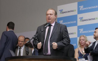 Governador Mauro Carlesse durante convenção do DEM em Brasília.